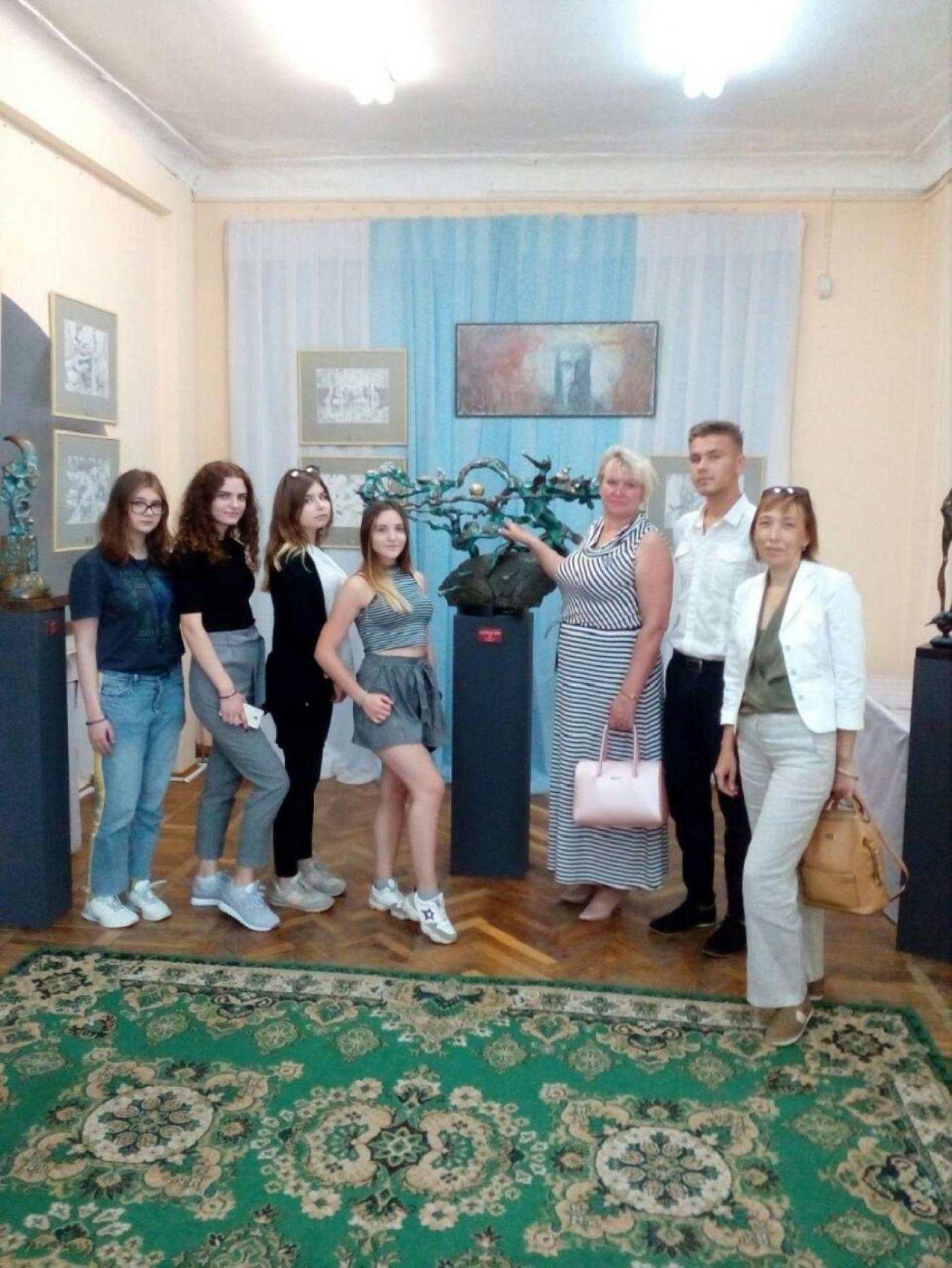 Посещение выставки Дениса Кондратьева